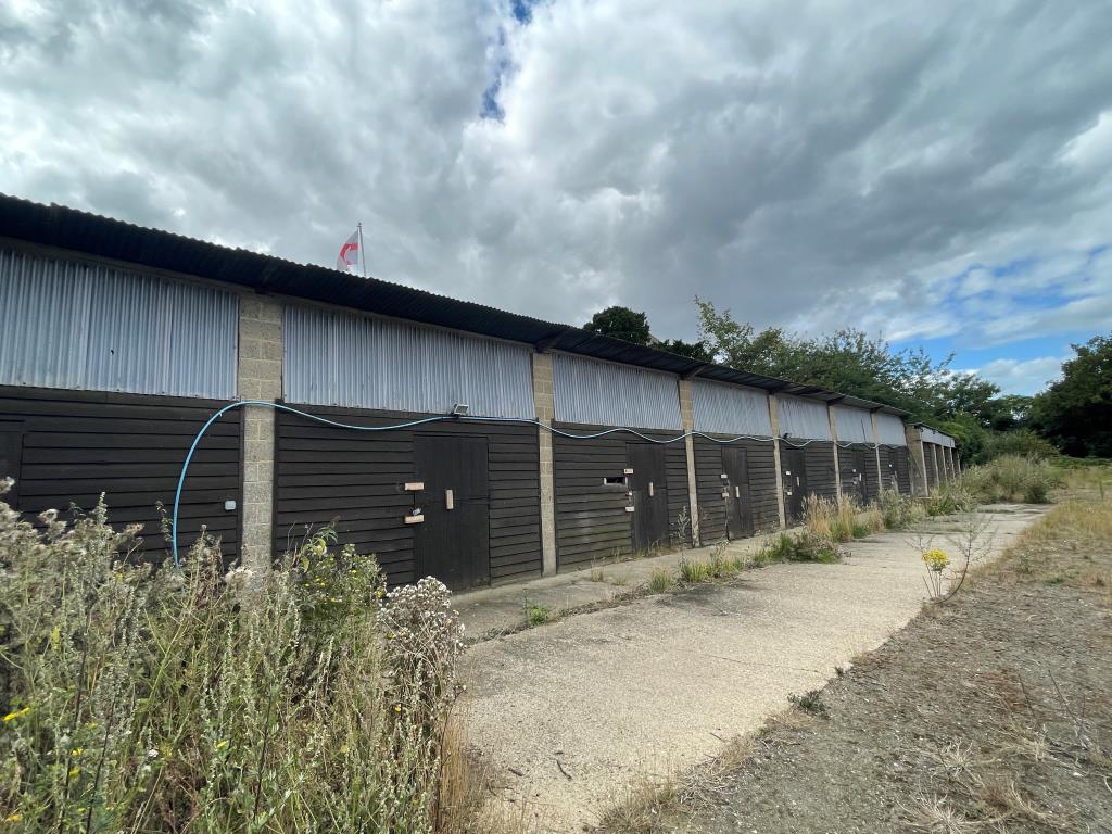 Lot: 158 - REDEVELOPMENT OPPORTUNITY - PLANNING CONSENT FOR TWO NEW BUILD DWELLINGS AND SEVEN BARN CONVERSIONS - Stables/stores to remain